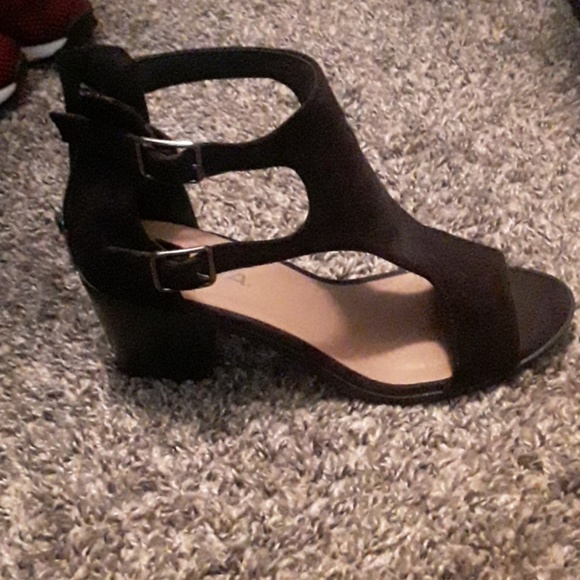 Heels - Picture 2 of 2